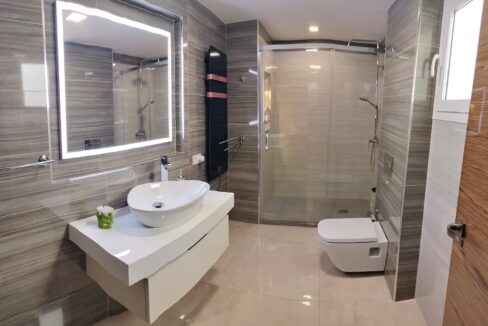 WhatsApp Image 2025-12-01 at 09.16.52