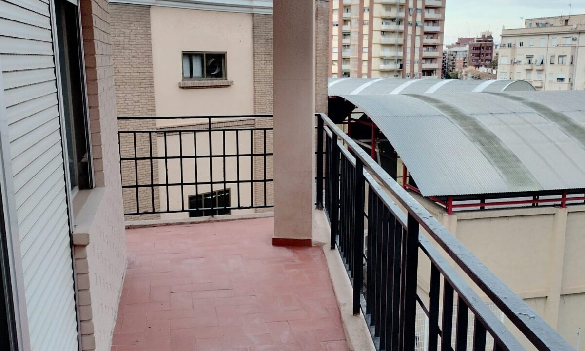 1f774093-9bf4-4caf-a8f6-db2c7d61d884