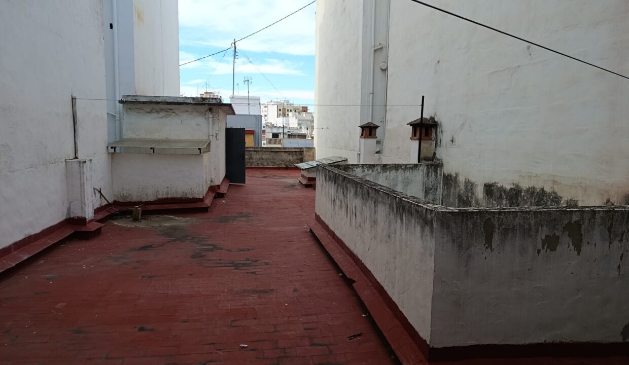 Edificio de uso mixto en venta en Avenida Loygorri sn (8)