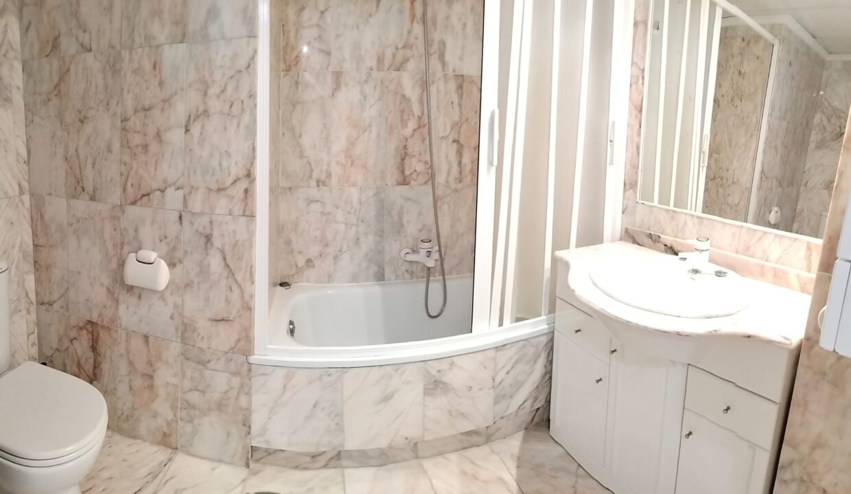 Piso en venta en Avenida Castelló, 26 b (8)