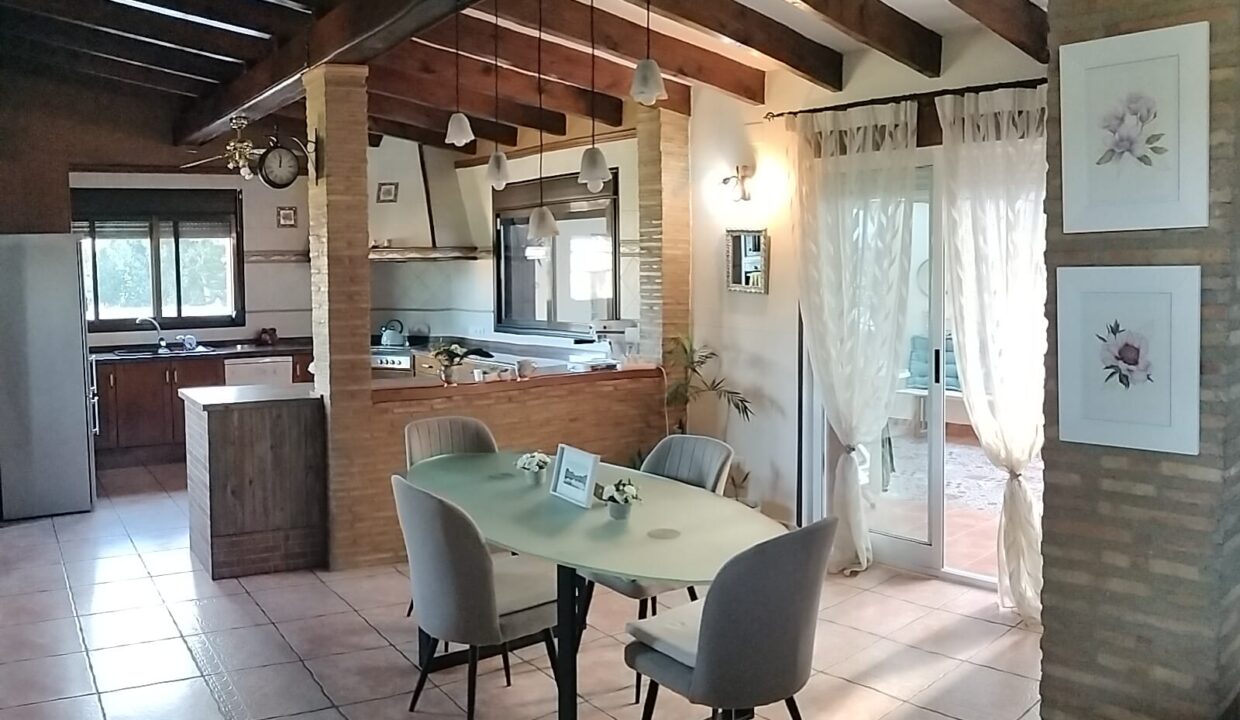 WhatsApp Image 2025-10-07 at 13.16.01 (2)