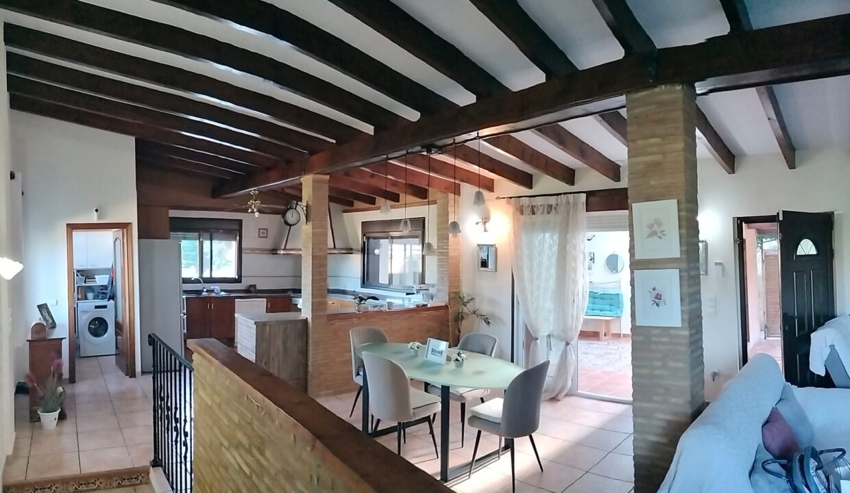 WhatsApp Image 2025-10-07 at 13.16.01 (3)